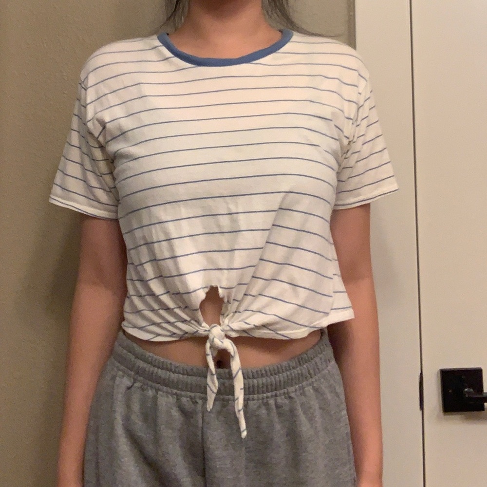Forever 21 blue and white stripped crop top
